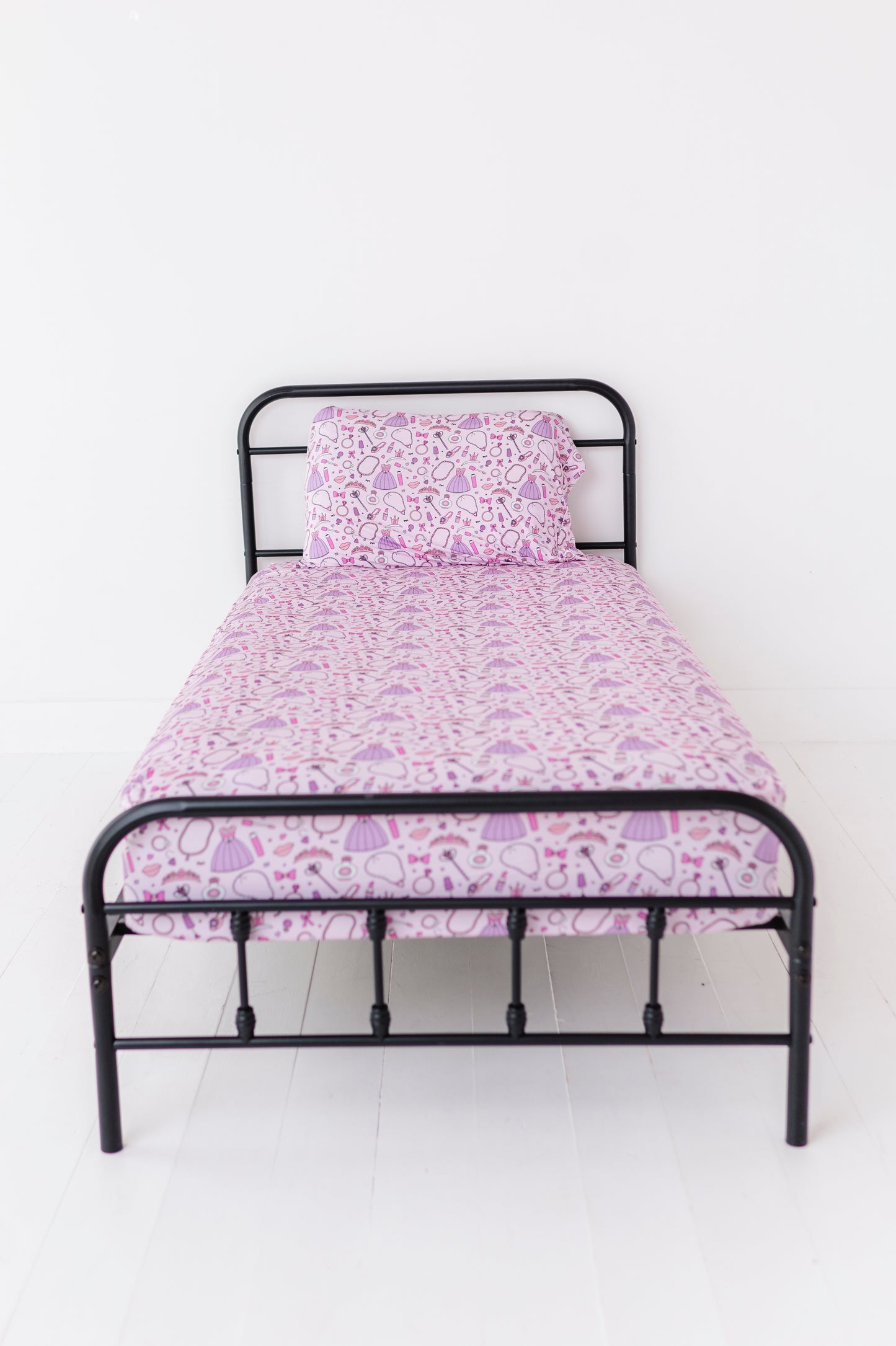 Sleeping Cutie Twin Fitted Sheet and Pillowcase