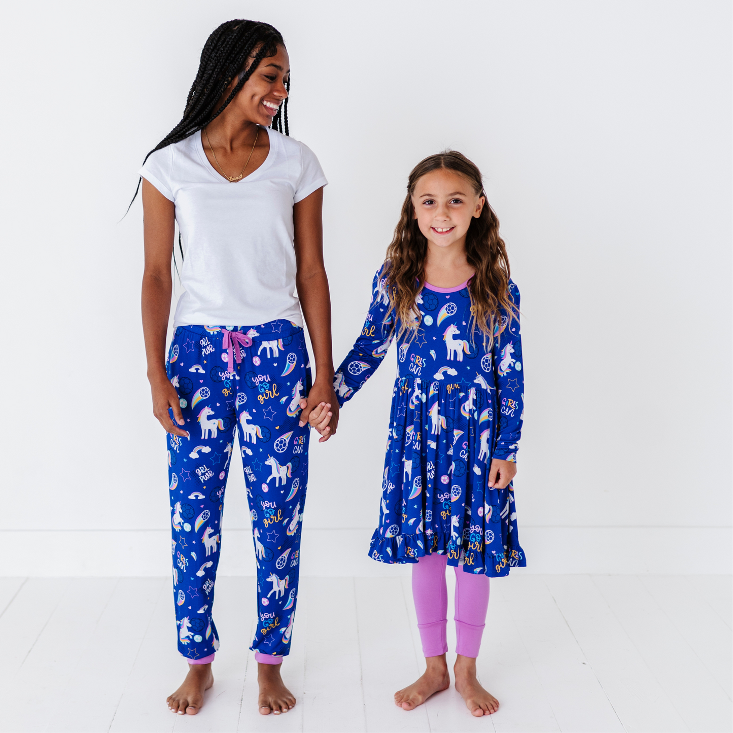 Girls in bamboo Soccer Jogger Kiki and LuluGirls in bamboo Soccer Jogger Kiki and Lulu