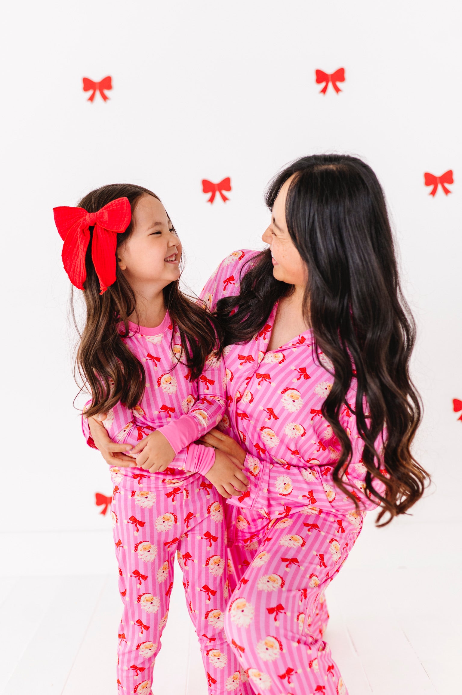 Santa Soirée Mama Luxe Lounge | Kiki + Lulu