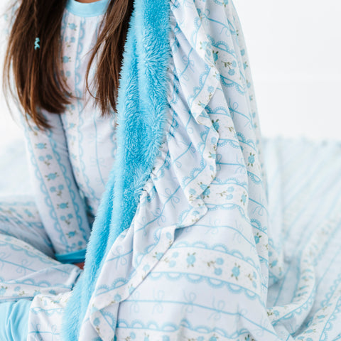 Forget Me Knot Fuzzy Ruffle Blanket - Blue
